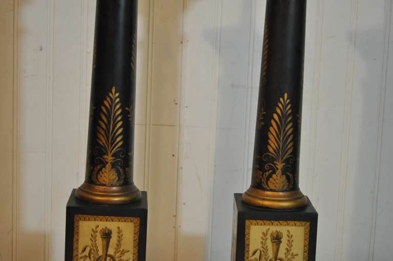 Paire de lampes de table vintage de style néoclassique français en forme de colonne en noir & 1