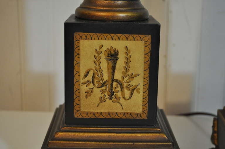 20ième siècle Paire de lampes de table vintage de style néoclassique français en forme de colonne en noir &