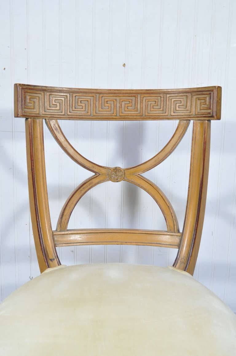 Italian Neoclassical Style Carved Wood Greek Key Saber Leg Dining Chair Set of 4 In Distressed Condition In Philadelphia, PA