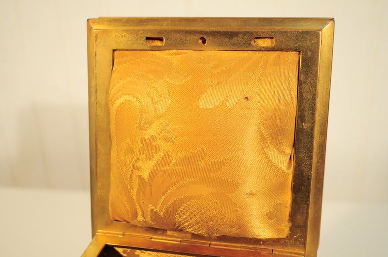 Frühe 1900's Französisch Nouveau vergoldete Bronze & Onyx Figural Cameo Schmuck-Box im Angebot 1