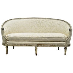 Antikes französisches Canapé-Sofa im Louis-XVI-Stil mit eiförmiger Schnitzerei und Distress-Lackierung