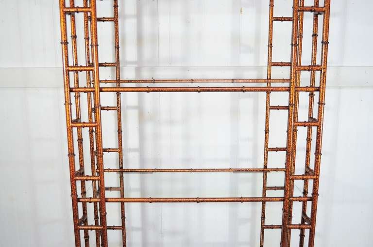 Chinese Chippendale Vintage Hollywood Regency Pagoda Faux Bamboo Oil Drop Gold Gilt Etagere