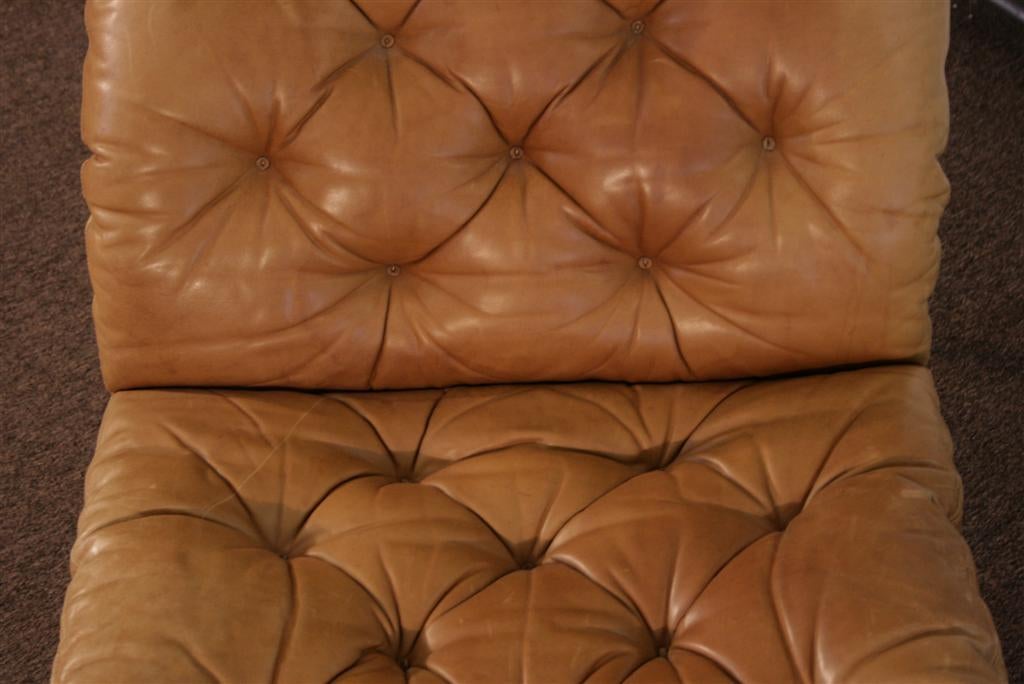 Arne Vodder for Erik Jorgensen Mobilfabrik Tufted Leather Sculpted Chaise Lounge 2