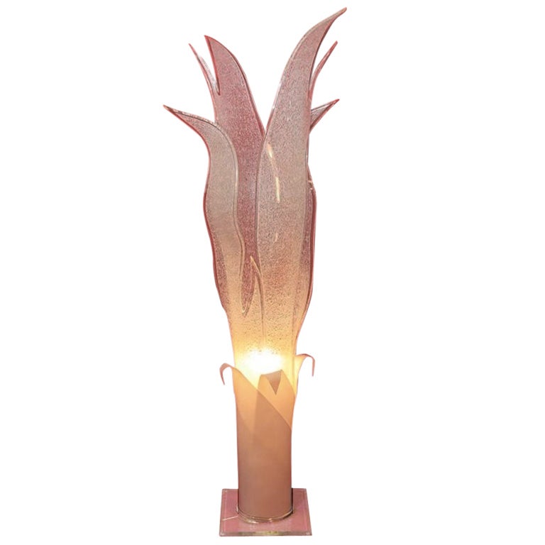 Lampadaire Flame Tulip en lucite bullée des années 1970 d'après Rougier, 80 pouces