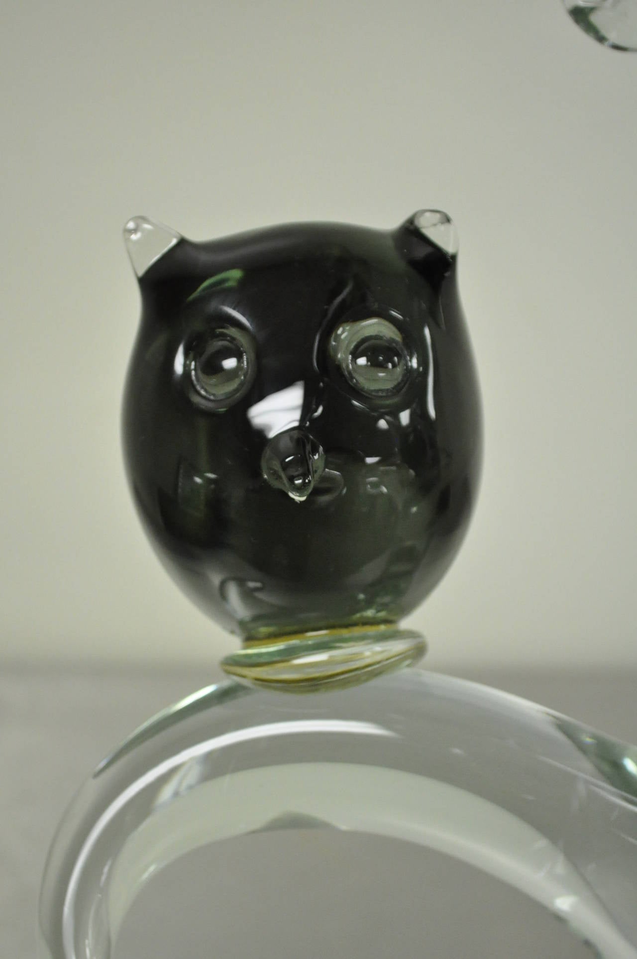 Salviati Murano Italian Modernist Perched Owl on Tree Art Glass Sculpture In Excellent Condition For Sale In Philadelphia, PA