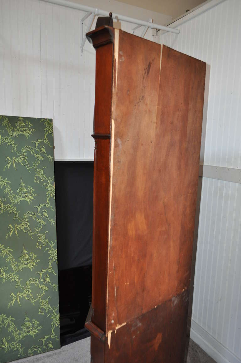 Pair of Custom Shell Carved Solid Mahogany Chippendale Style Corner Cabinets 4
