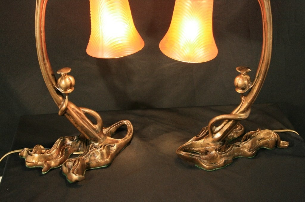 Rare Pair of Bronze Art Nouveau Ribbed Glass Tulip Table Lamps In Good Condition In Philadelphia, PA