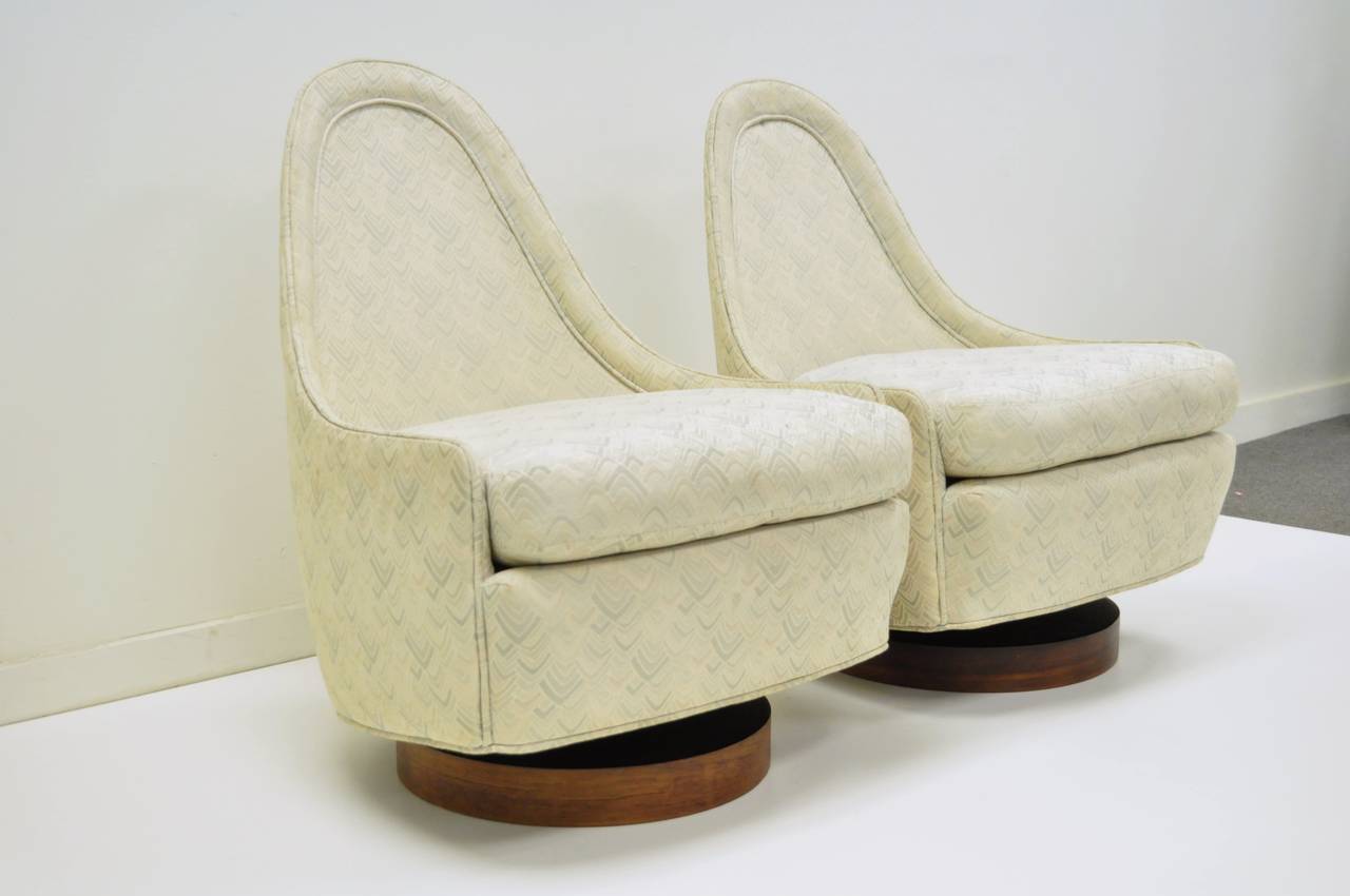 Mid-Century Modern Pair of Petite Swivel Slipper Walnut Lounge Chairs by Milo Baughman