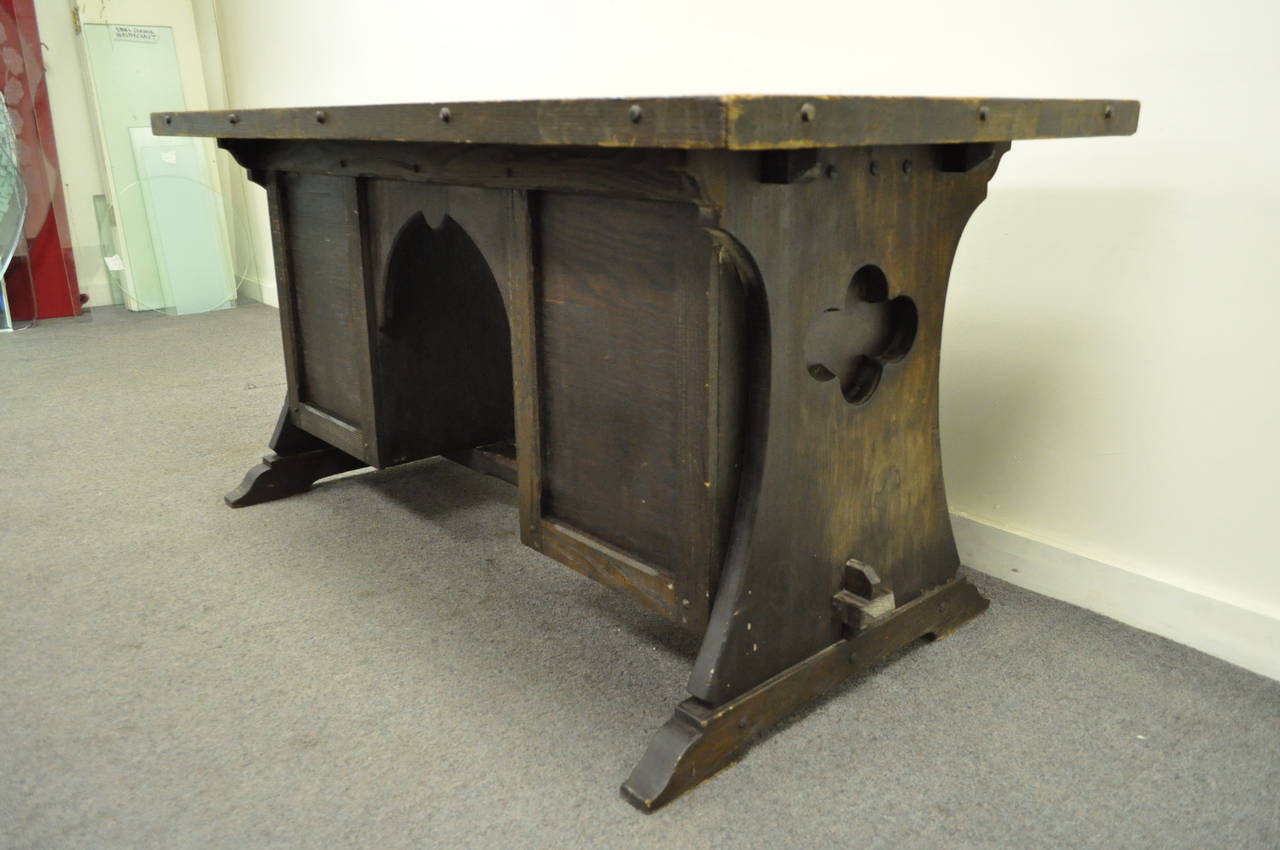 Arts & Crafts Industrial Wooden Kneehole Desk Six-Drawer Work Stand Table In Distressed Condition In Philadelphia, PA