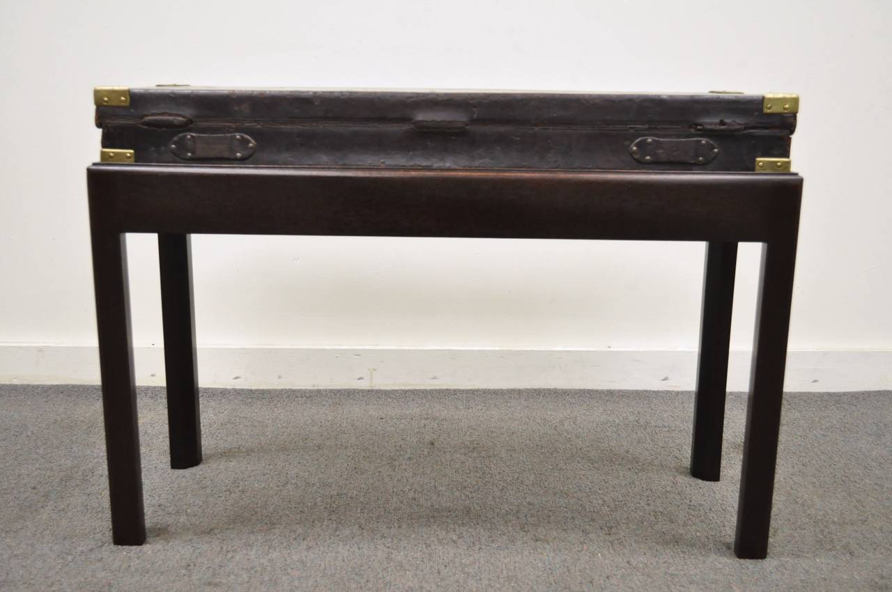 Early 20th Century English William Powell & Sons Leather Rifle Case on Custom Stand, circa 1900