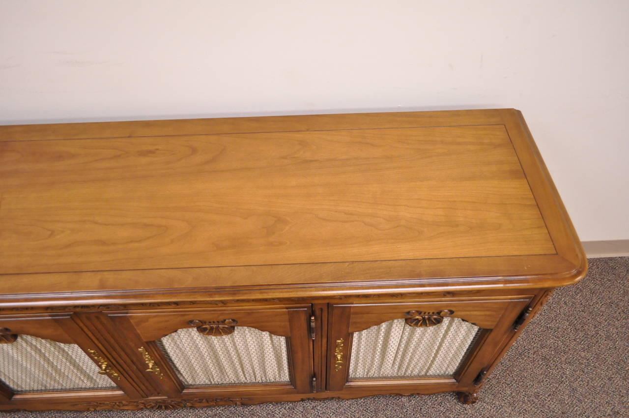 Kindel Borghese French Country Provincial Louis XV Cherry Wood Sideboard Buffet In Good Condition In Philadelphia, PA