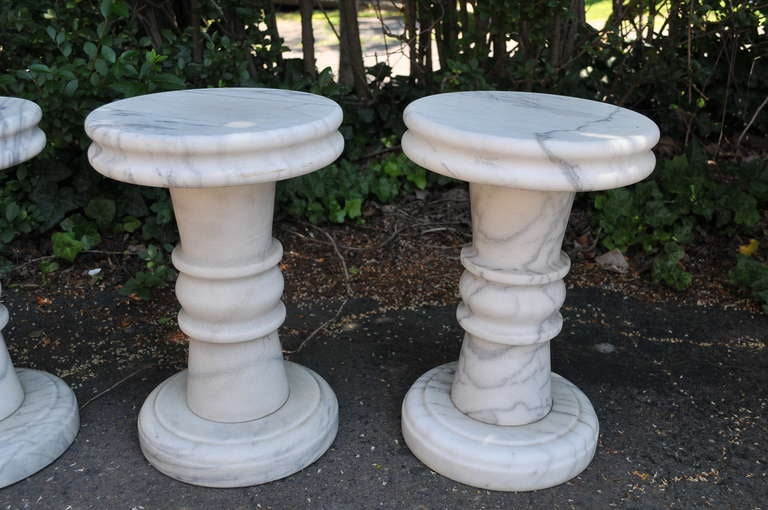Carved Marble Neoclassical Style Outdoor Garden Set - Table and 5 Stools In Good Condition In Philadelphia, PA