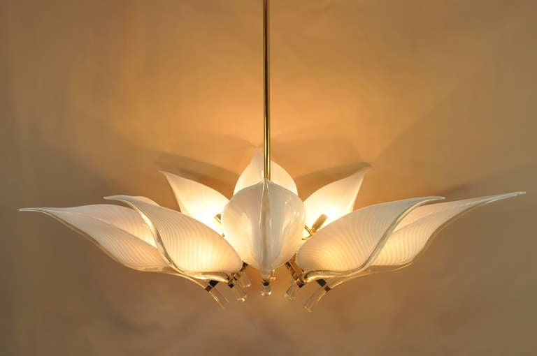 20th Century Murano Handblown Glass Lotus Leaf & Brass Hollywood Regency Chandelier