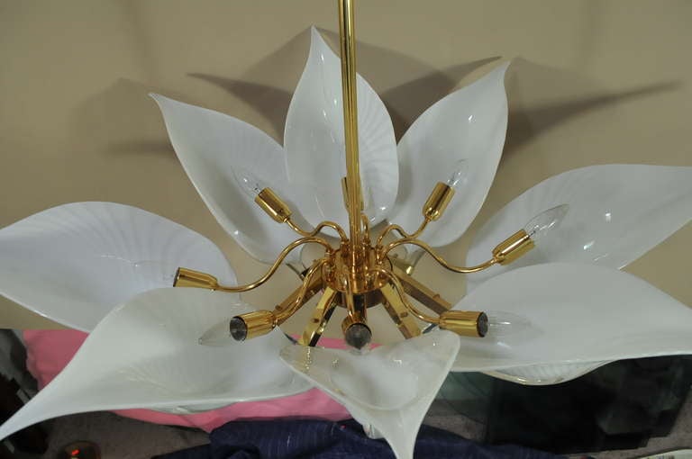 Murano Handblown Glass Lotus Leaf & Brass Hollywood Regency Chandelier 4