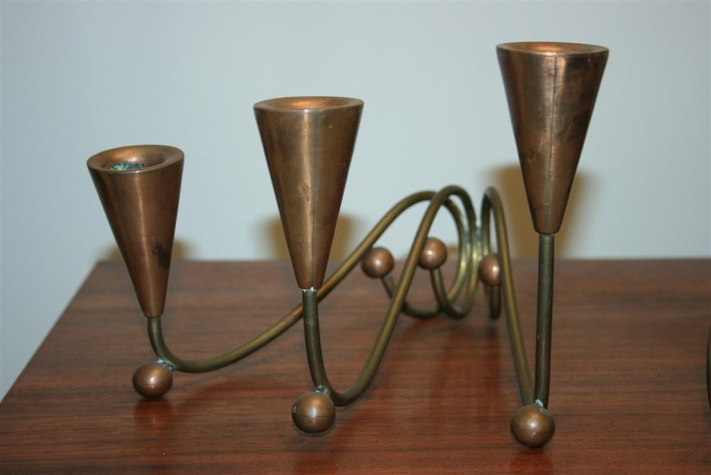 Pair of Vintage Mid Century Modern Brass & Copper Sculptural Candle Holders In Good Condition In Philadelphia, PA