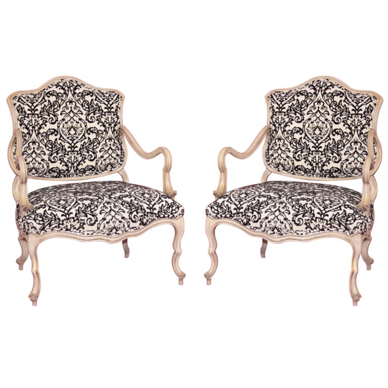 Pair of 1960s Italian Hollywood Regency Carved Wood Boudoir Lounge Armchairs