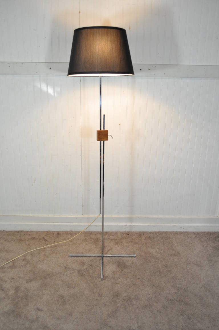 Swiss Adjustable Chrome and Walnut Floor Lamp by Hans Eichenberger Mid-Century Modern For Sale