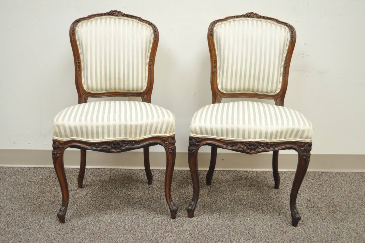 Pair of Antique Carved Walnut French Victorian Louis XV Style Side Accent Chairs For Sale 4