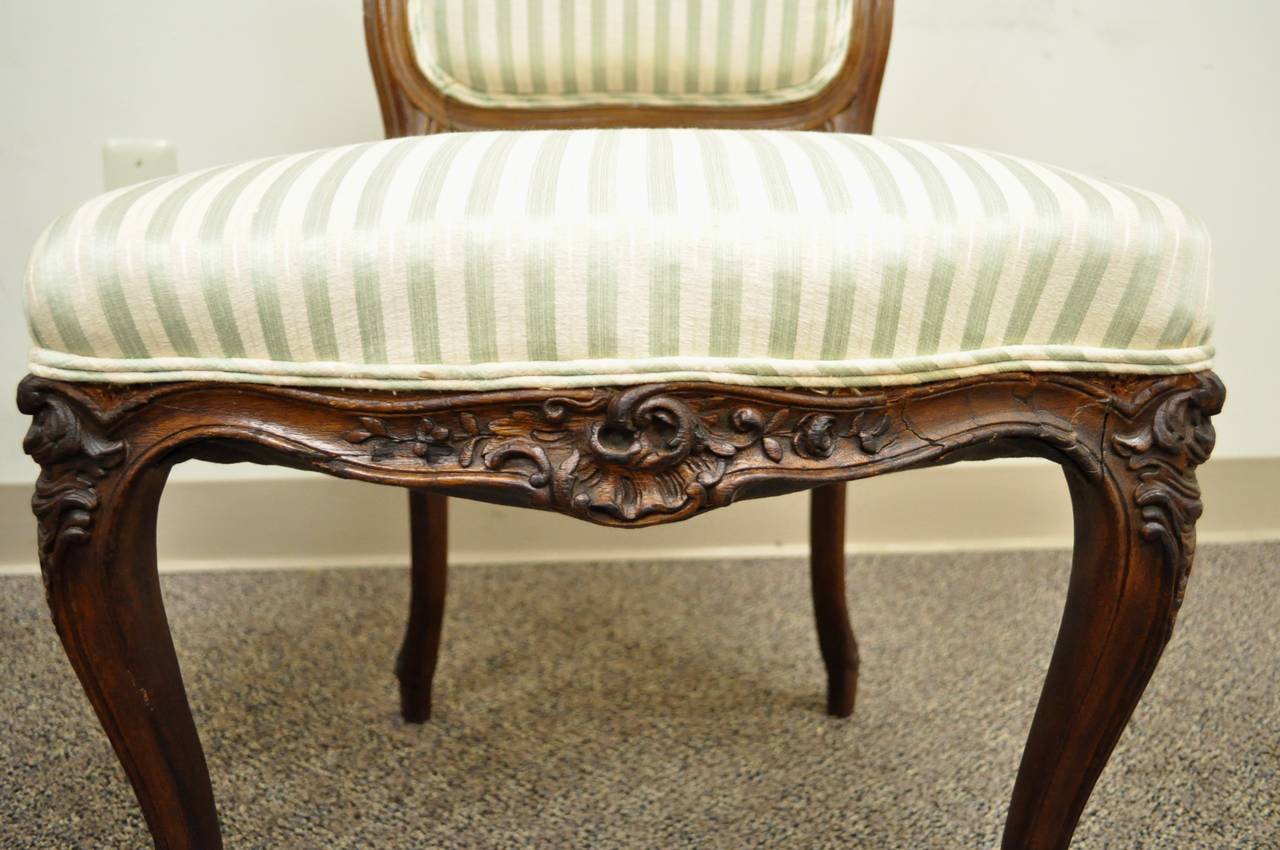 Pair of Antique Carved Walnut French Victorian Louis XV Style Side Accent Chairs For Sale 1