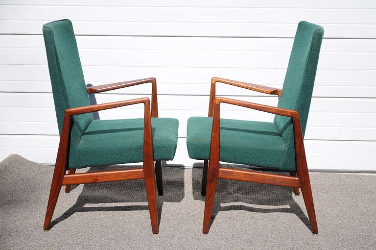 Mid-Century Modern Pair of Jens Risom Design Danish Modern Solid Walnut Sculpted Lounge Arm Chairs