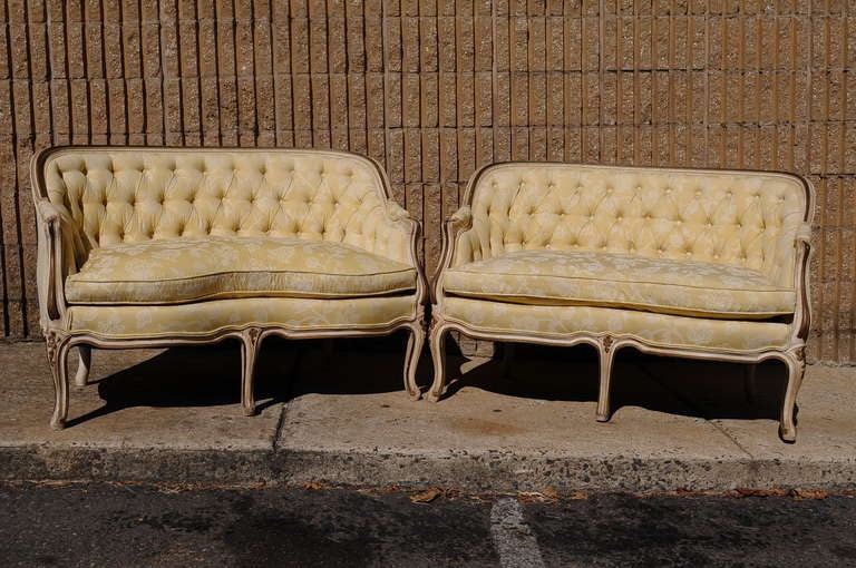 Pair of French Louis XV Style Cream Distress Painted Tufted Settees - Canapes 4
