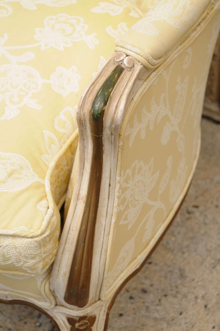Pair of French Louis XV Style Cream Distress Painted Tufted Settees - Canapes 3