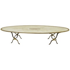 Table basse ovale italienne Hollywood Regency en travertin et laiton pour planches de surf