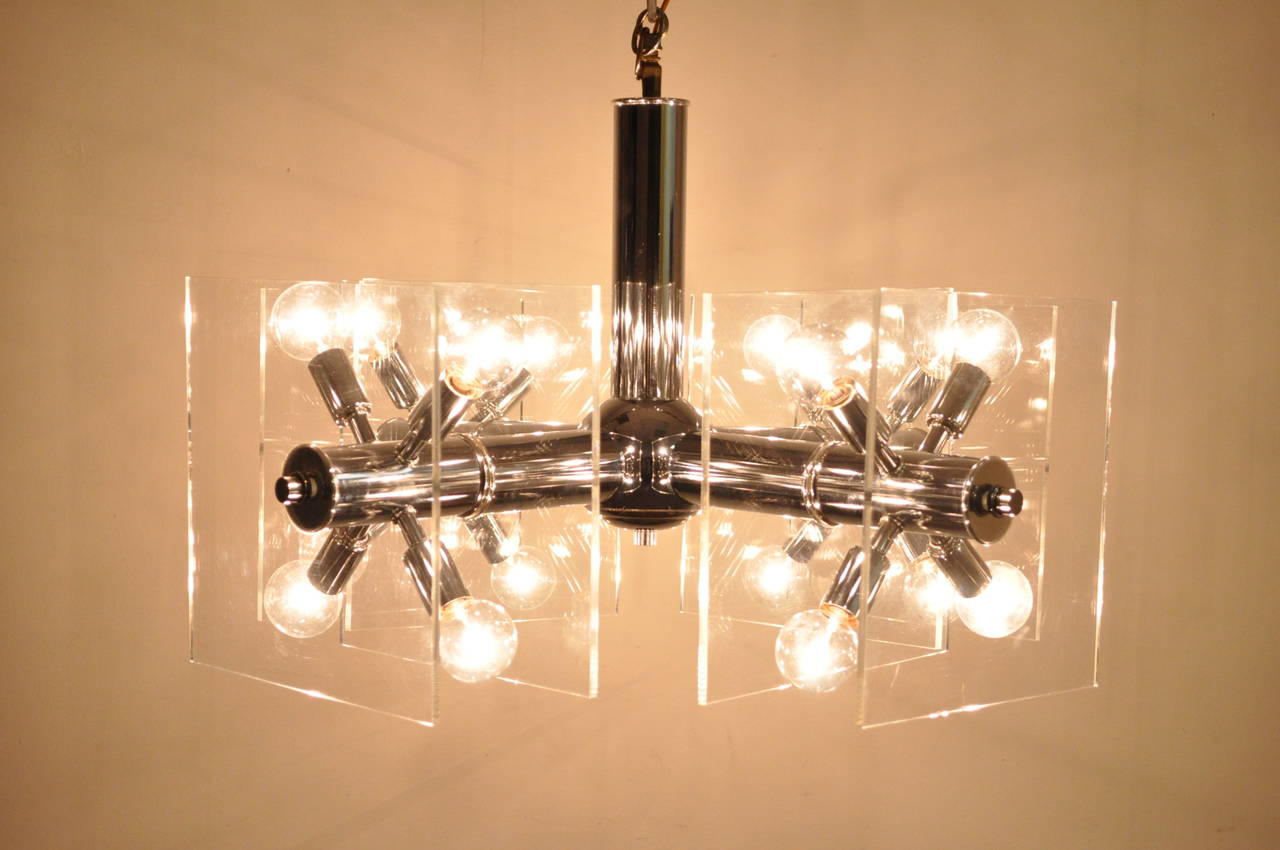 Mid Century Modern Chrome and Lucite Sputnik Orb Chandelier Light Fixture For Sale 3