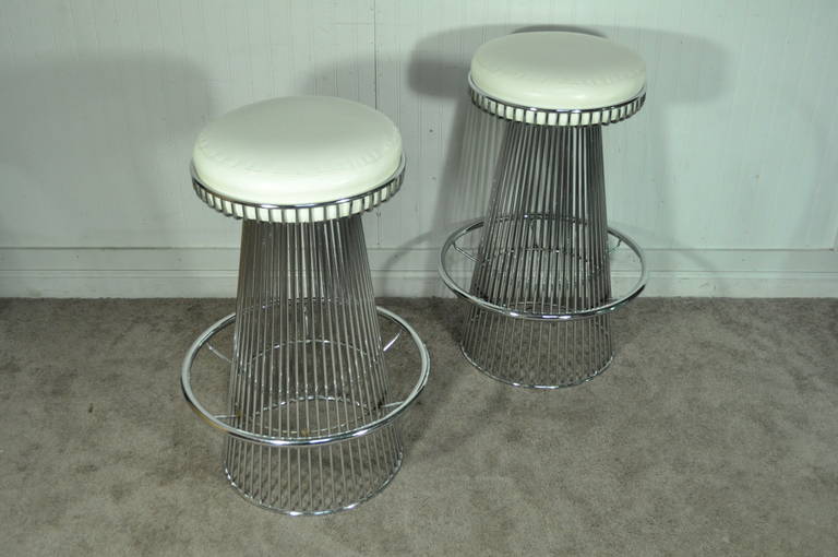 Late 20th Century Pair of Vintage Warren Platner Style Wire-Frame Chrome Bar Stools
