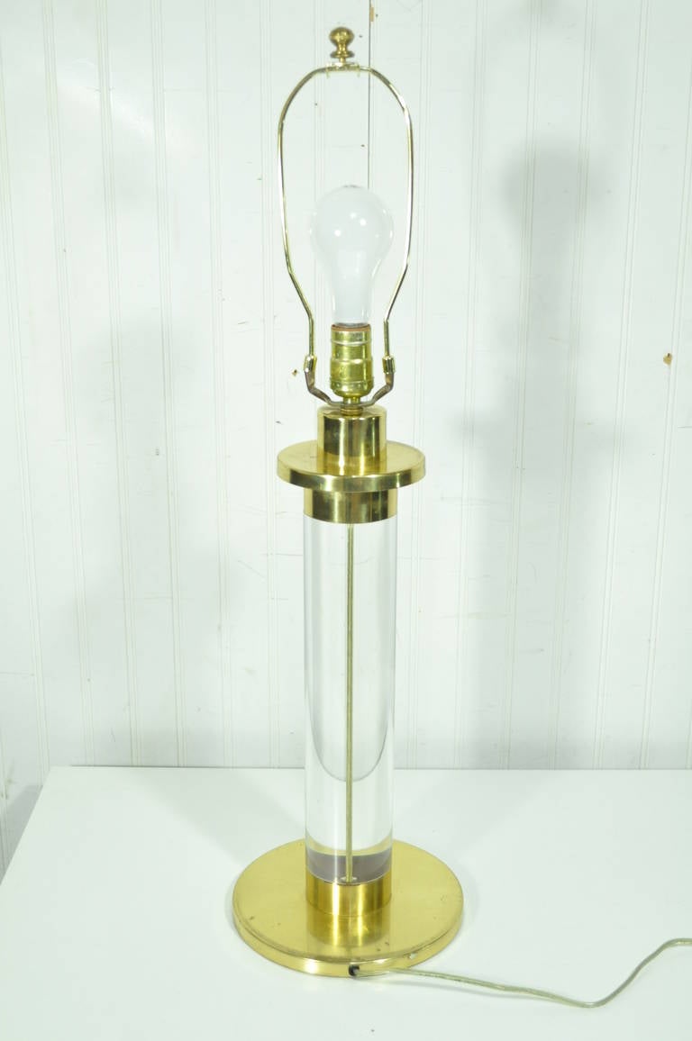 Mid Century Modern Lucite Brass Column Table Desk Lamp after Karl Springer For Sale 3