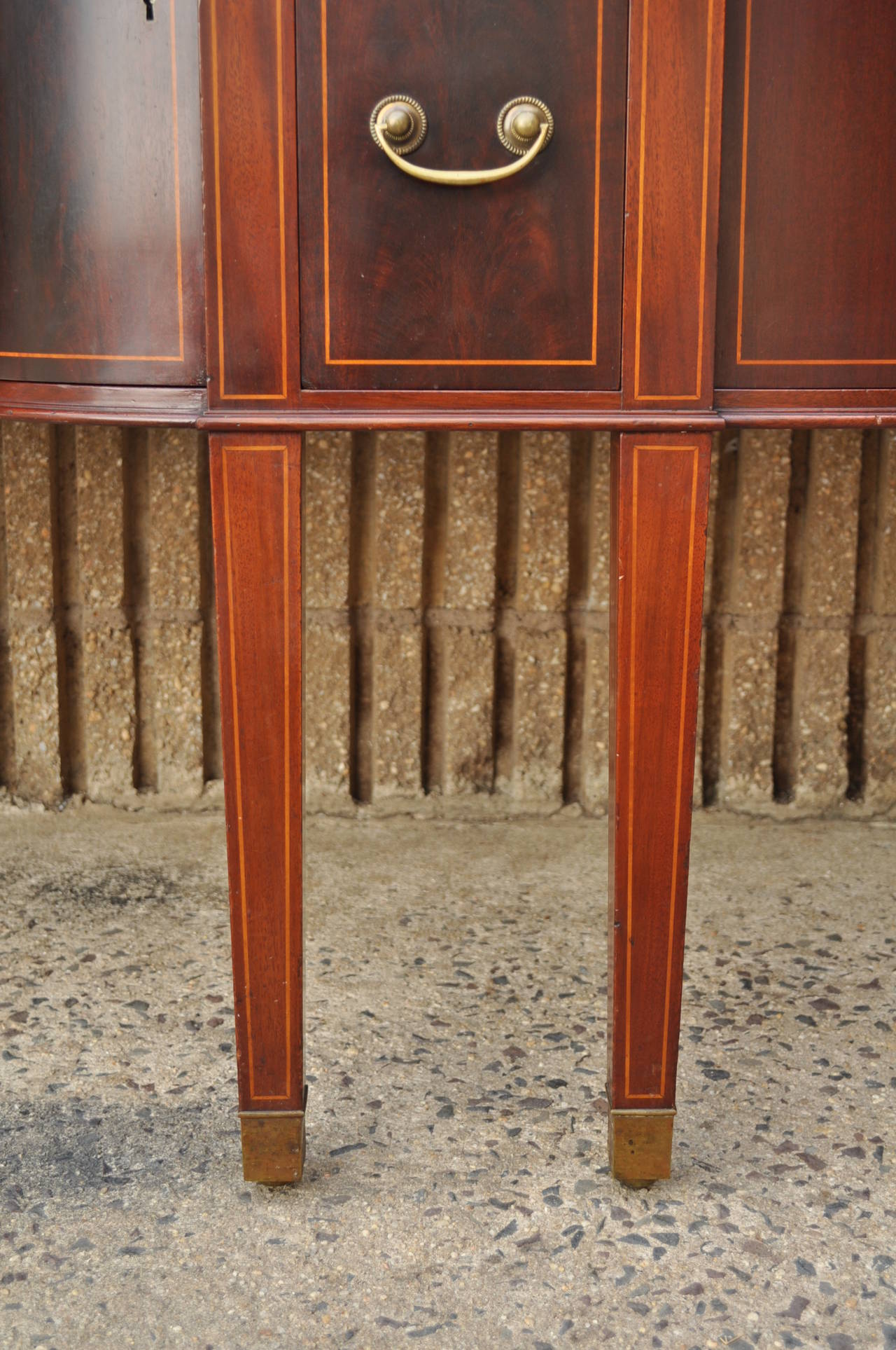 Substantial George III Style Mahogany Satinwood Inlaid Serpentine Sideboard For Sale 5