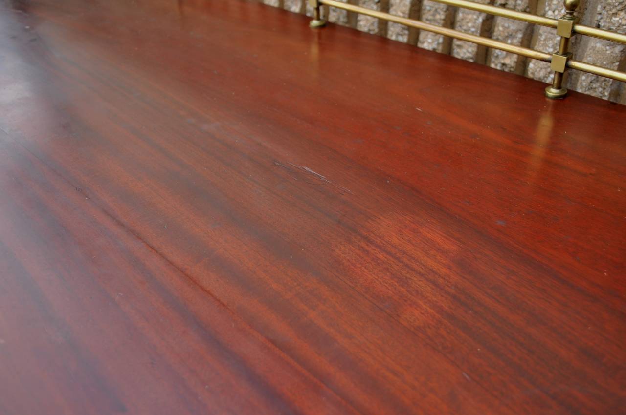 Substantial George III Style Mahogany Satinwood Inlaid Serpentine Sideboard For Sale 4
