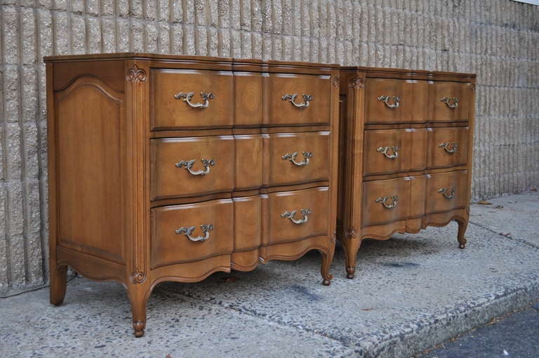 Vintage Pair of French Country Louis XV Style Bachelor Chests Dresser - Commodes 1