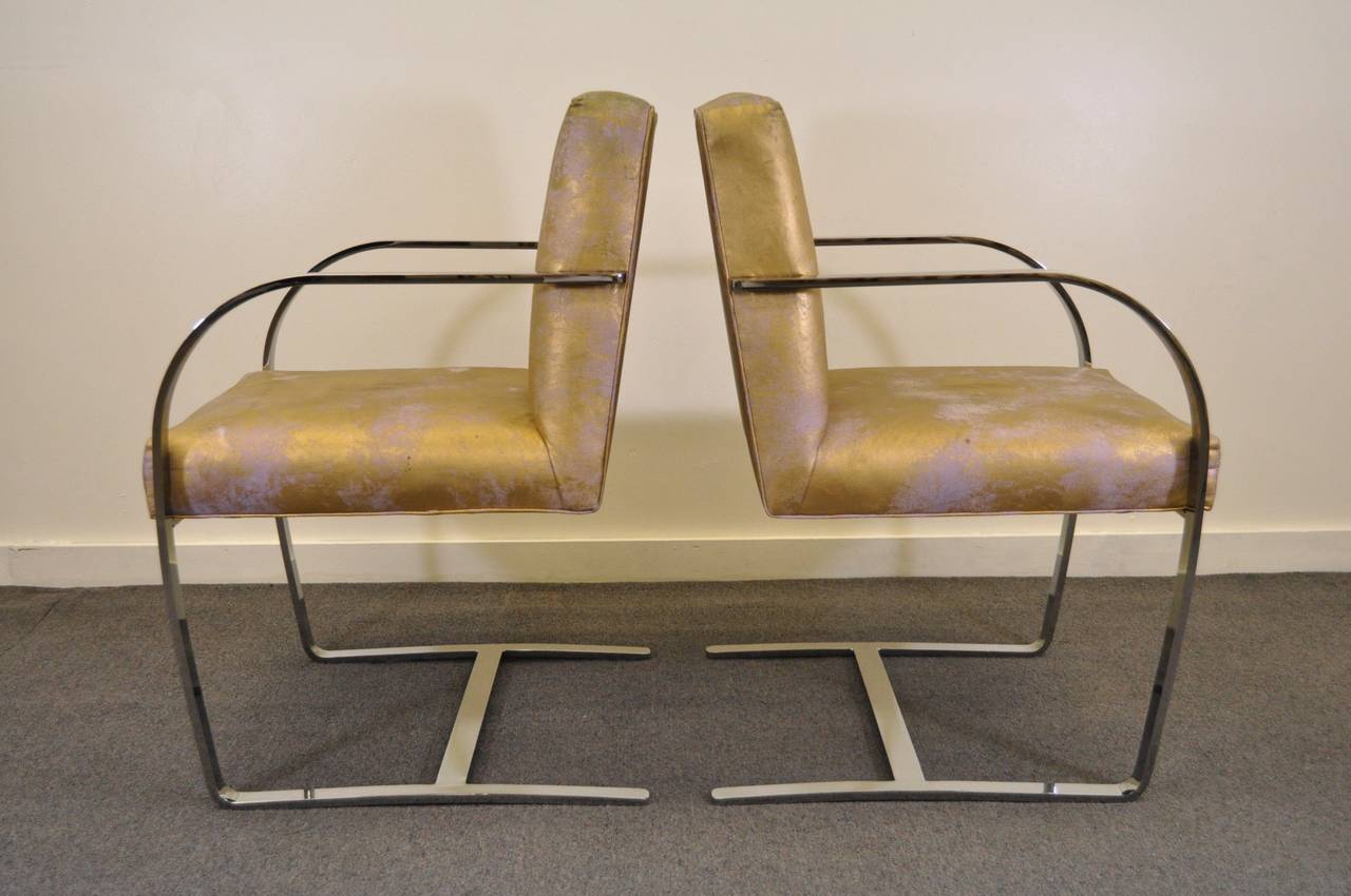 Pair of Mid Century Modern Cy Mann Flatbar Chrome Brno Style Cantilever Chairs In Excellent Condition In Philadelphia, PA