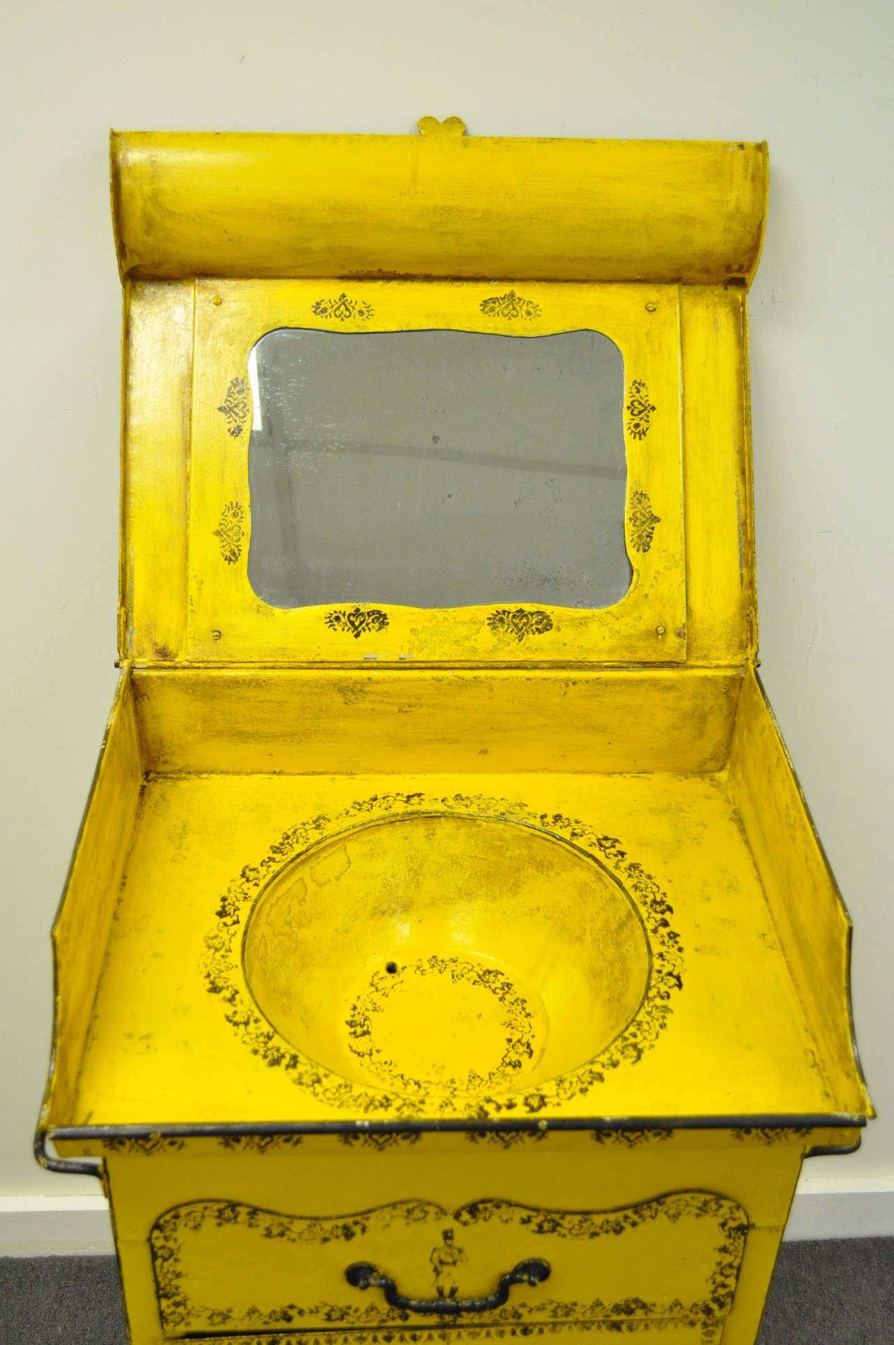 Painted 19th Century Italian Regency Tole Metal Flip Top Yellow Vanity Sink Drysink For Sale