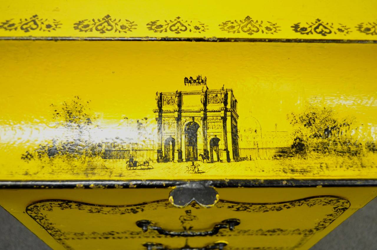 XIXe siècle 19ème siècle Italian Regency Tole Metal Flip Top Yellow Vanity Sink Drysink en vente