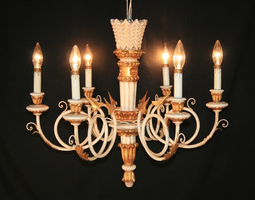1950s Carved Giltwood Italian Neoclassical Style Gold and White Arrow Chandelier For Sale 3