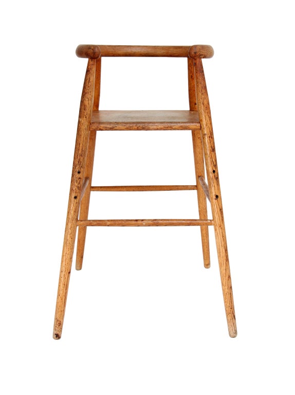 A great design icon.
A Nanna Ditzel high chair executed in the early 1950's

Note: This item is located in New York for pick up or delivery.
A sculptural and useful step up chair for a toddler.