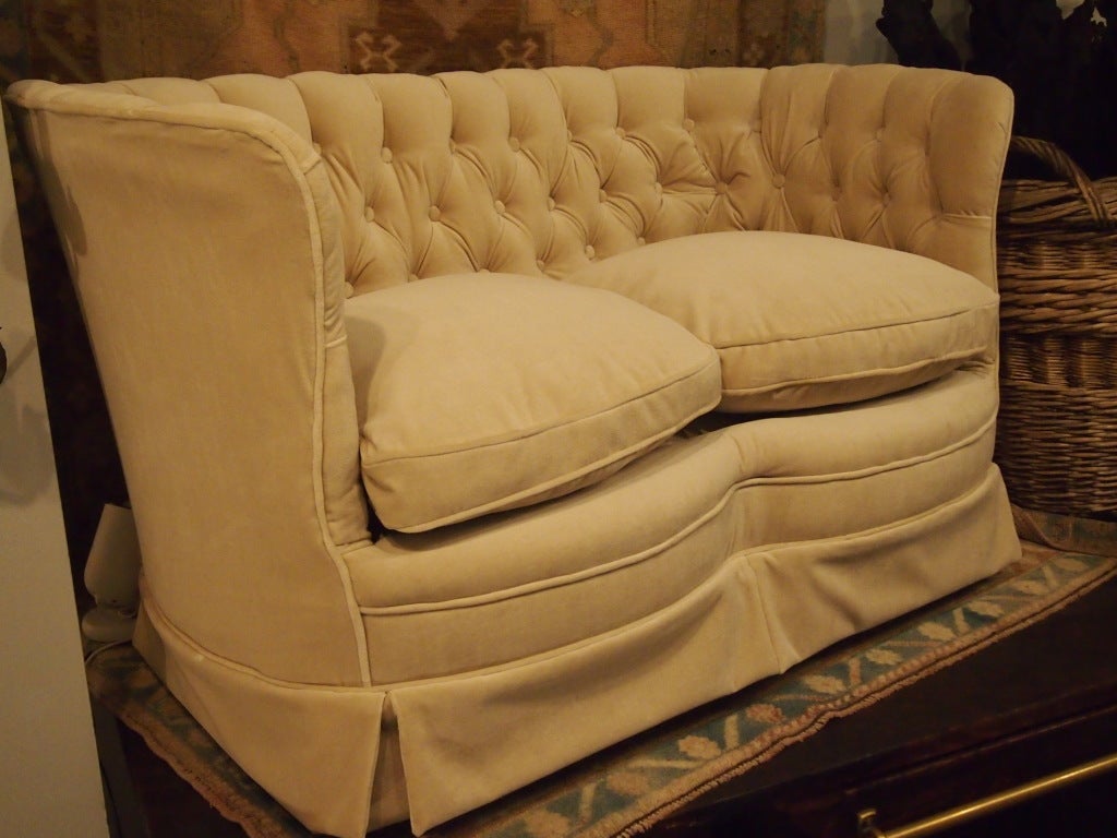 1920's French Tufted Curved Velvet Settee