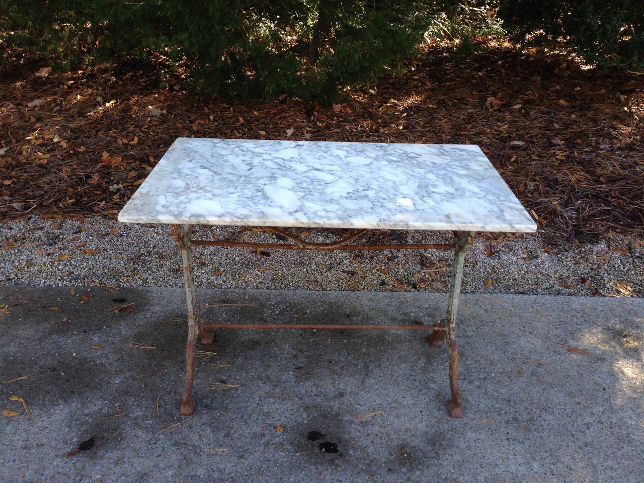 French Marble Bistro able from the 1920s with a lovely antique marble top. Top detaches for easier transport.