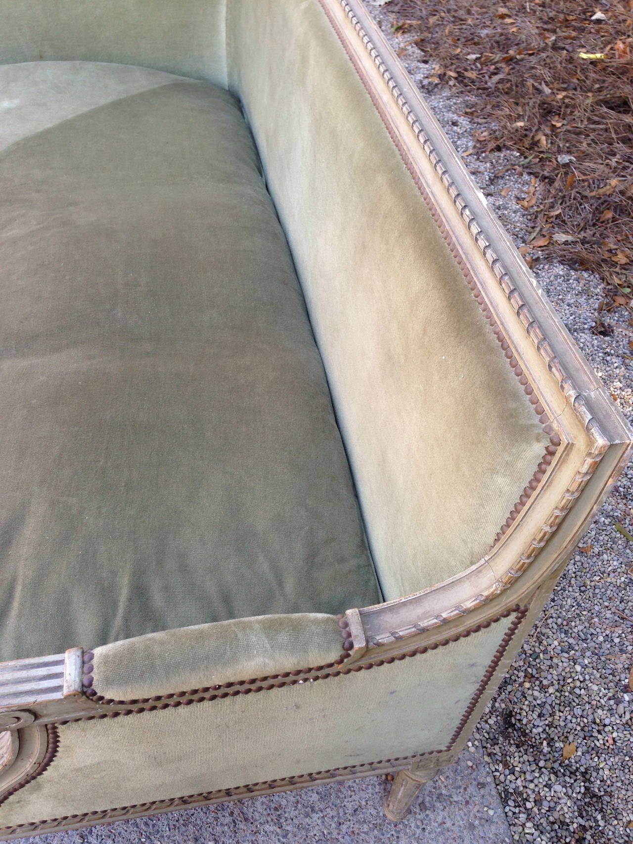 19th Century Louis XVI Corner Settee In Good Condition In Nashville, TN