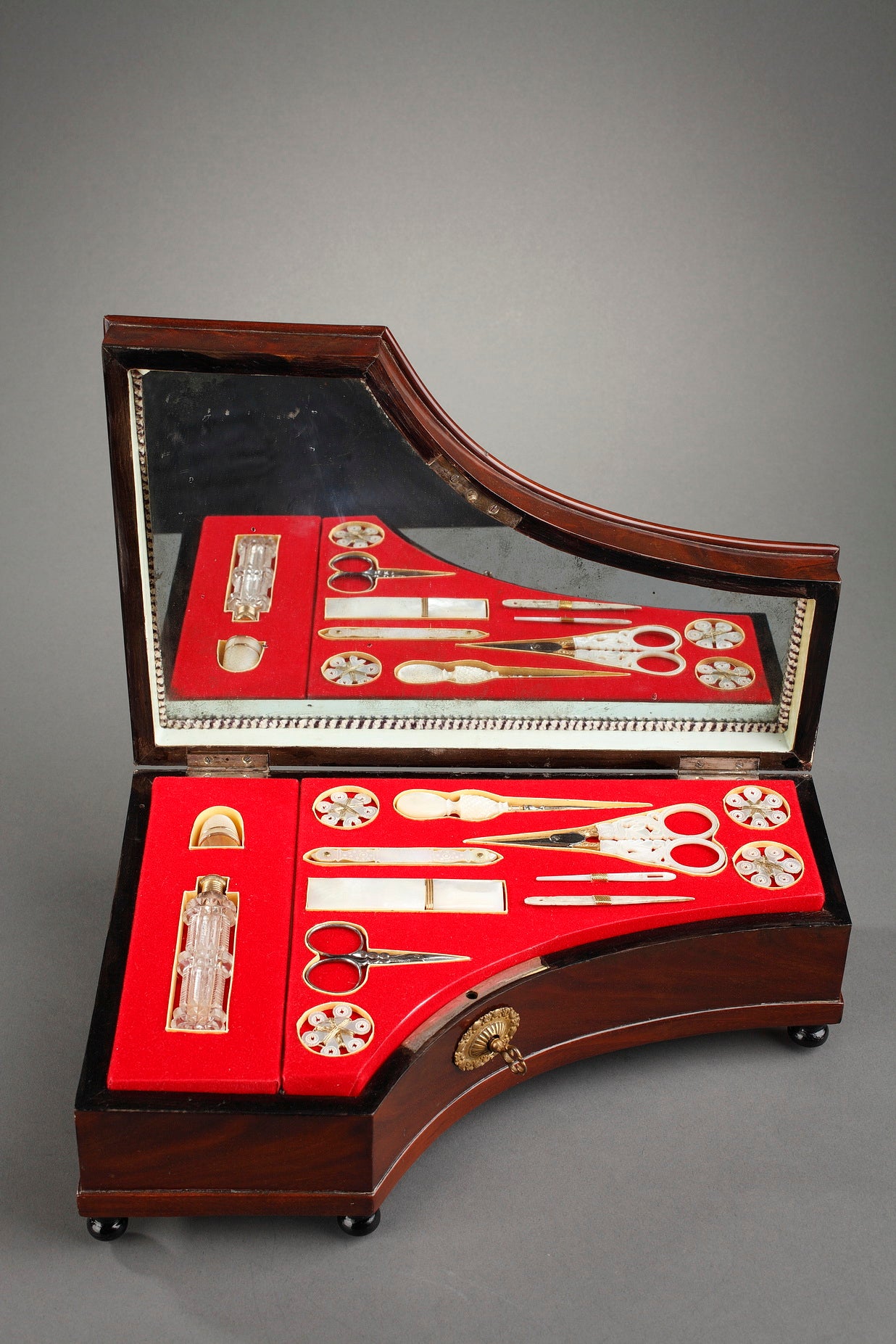 French 19th century sewing casket and music box For Sale