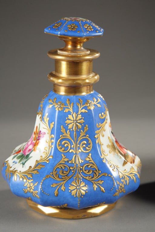 Pair of Charles X porcelain bottles signed Darte For Sale 1