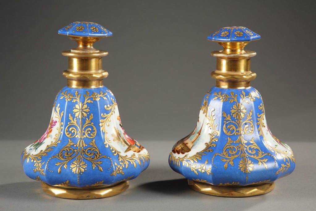 Pair of Charles X porcelain bottles signed Darte For Sale 3