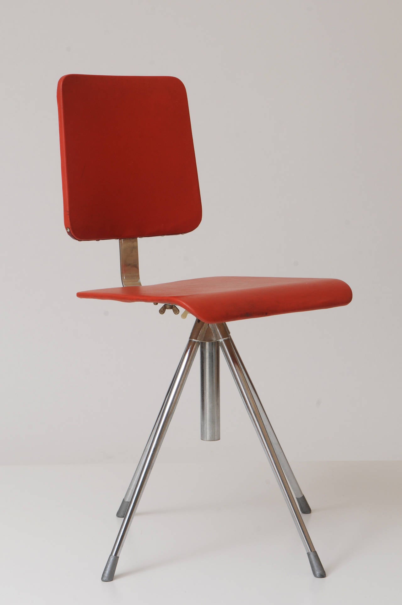 Swiss Desk Chair 3
