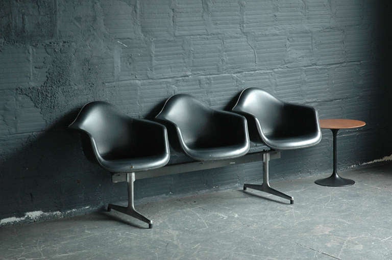 Mid-Century Modern Charles and Ray Eames for Herman Miller Fiberglass Tandem Seating For Sale