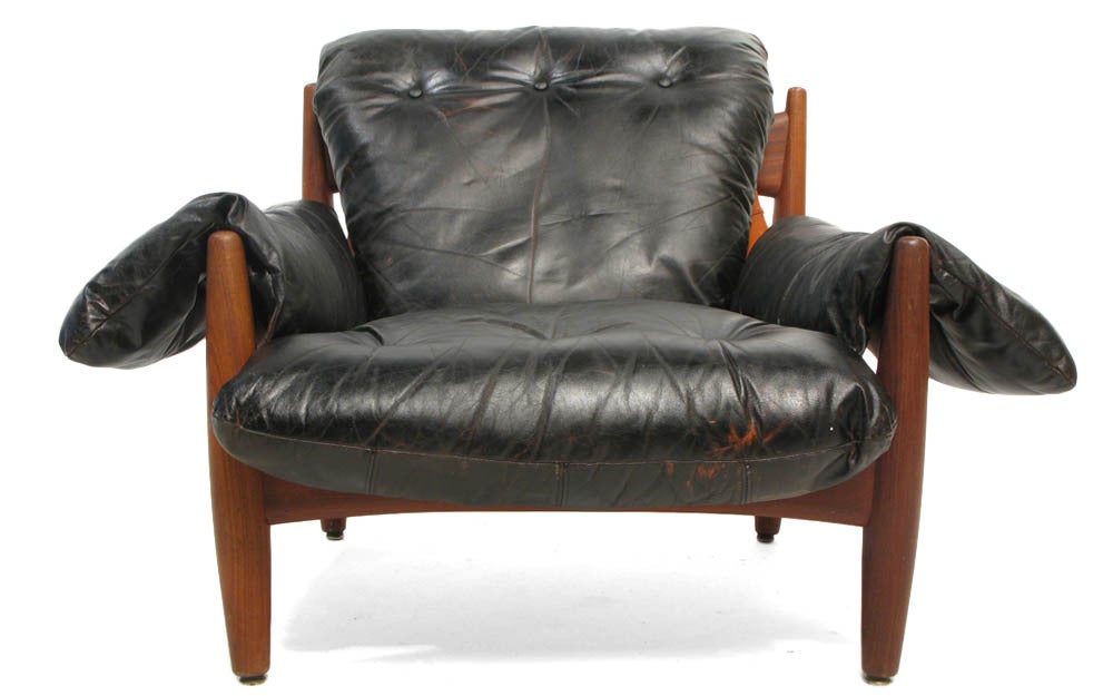 Sergio Rodrigues Walnut and Leather Sheriff Chair with Ottoman For Sale 1
