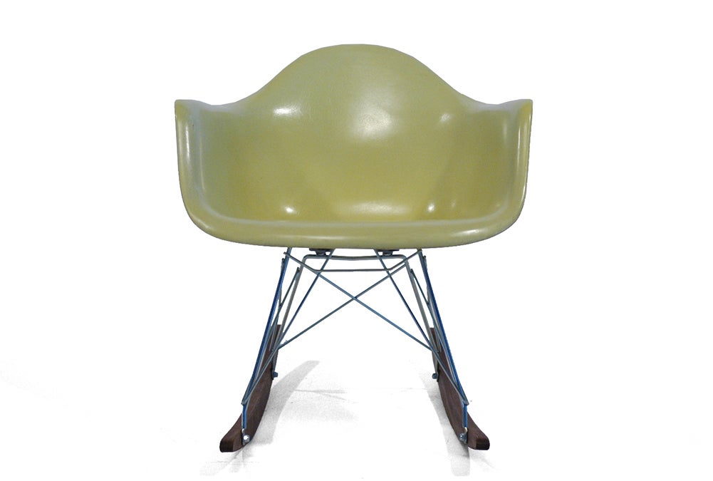 American Charles and Ray Eames for Herman Miller Fiberglass RAR Chair For Sale