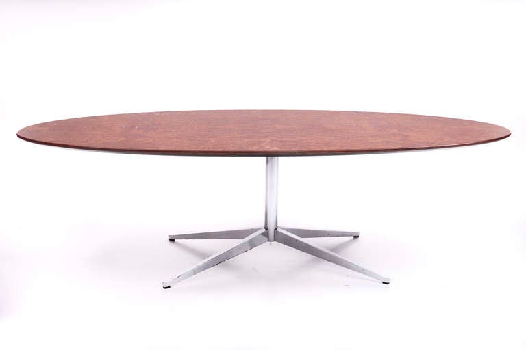 American Vintage Oval Table With Wooden Top By Knoll For Sale