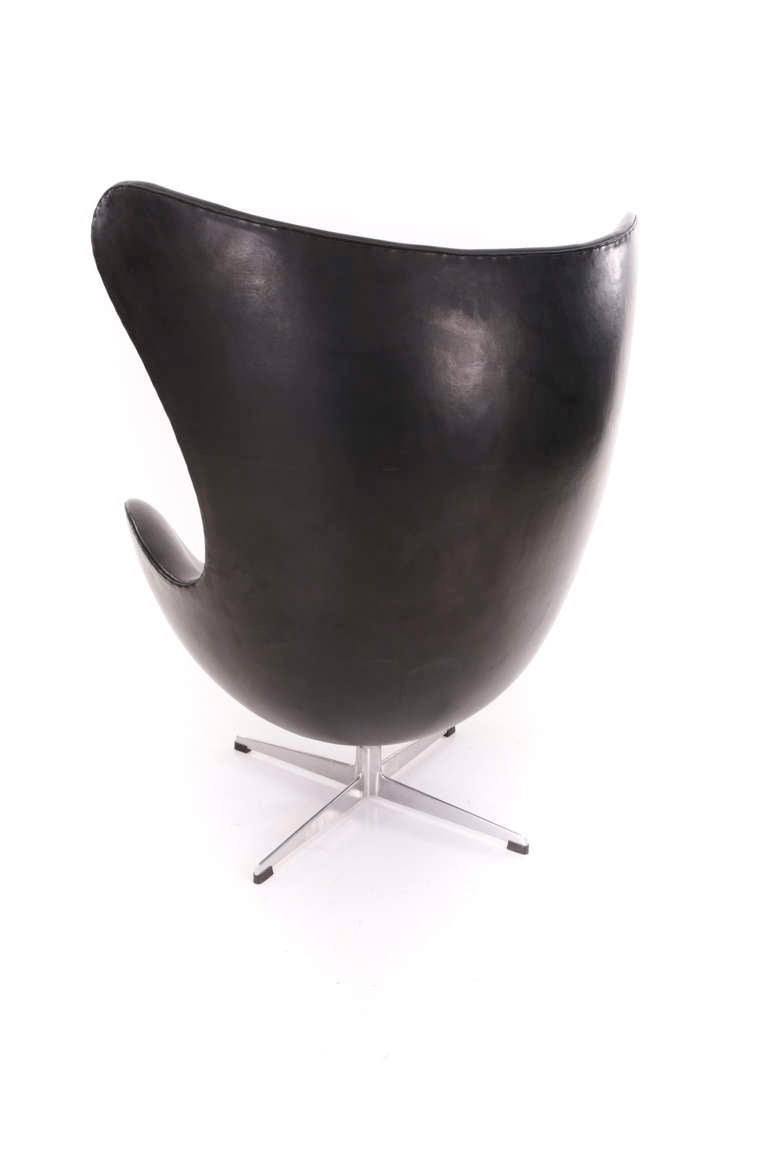 Vintage black egg chair by Arne Jacobsen.